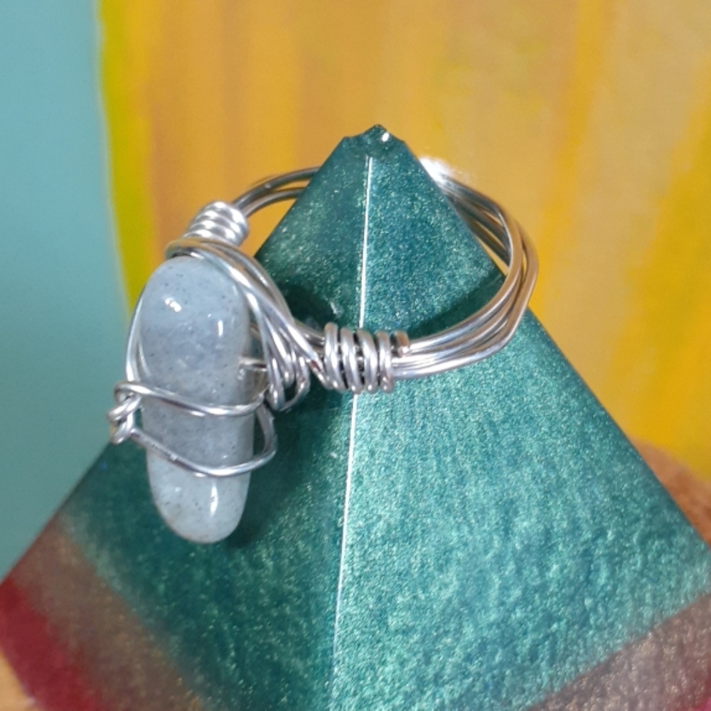 Labradorite & silver ring - Picture 2 of 5